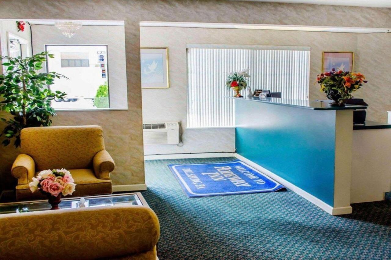 Rodeway Inn Dillsburg Экстерьер фото