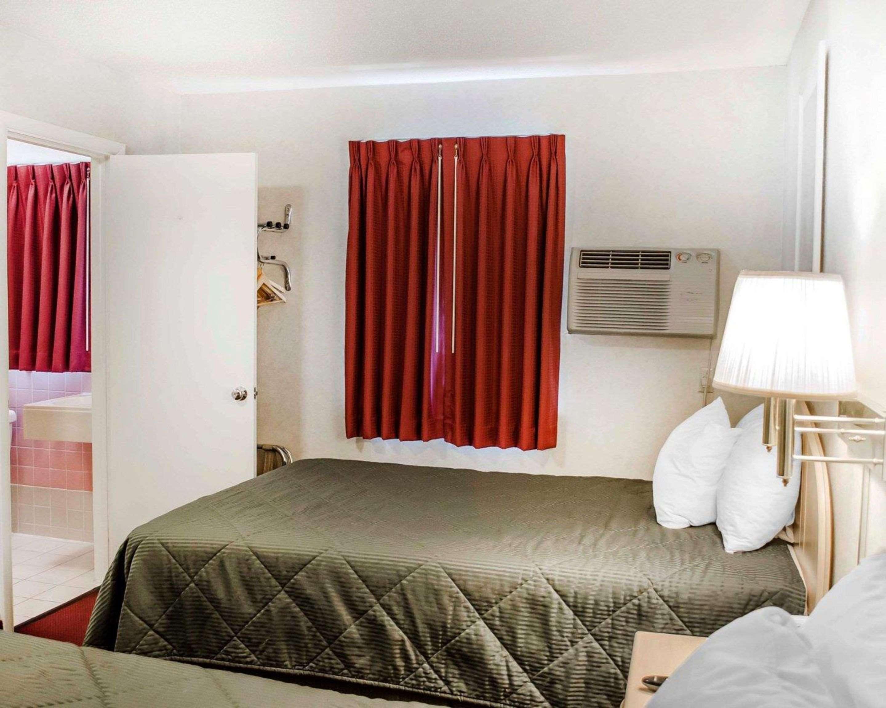 Rodeway Inn Dillsburg Экстерьер фото