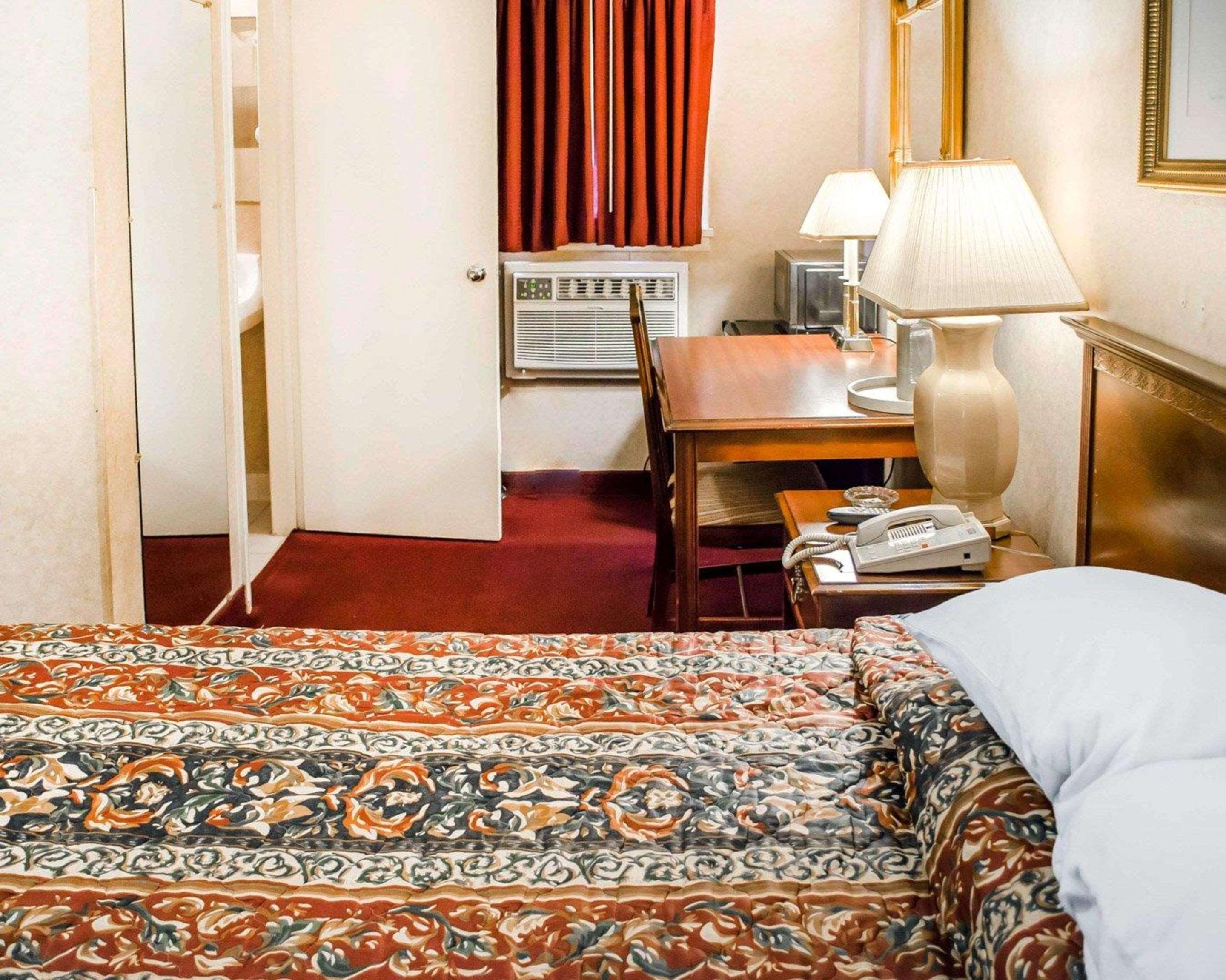 Rodeway Inn Dillsburg Экстерьер фото